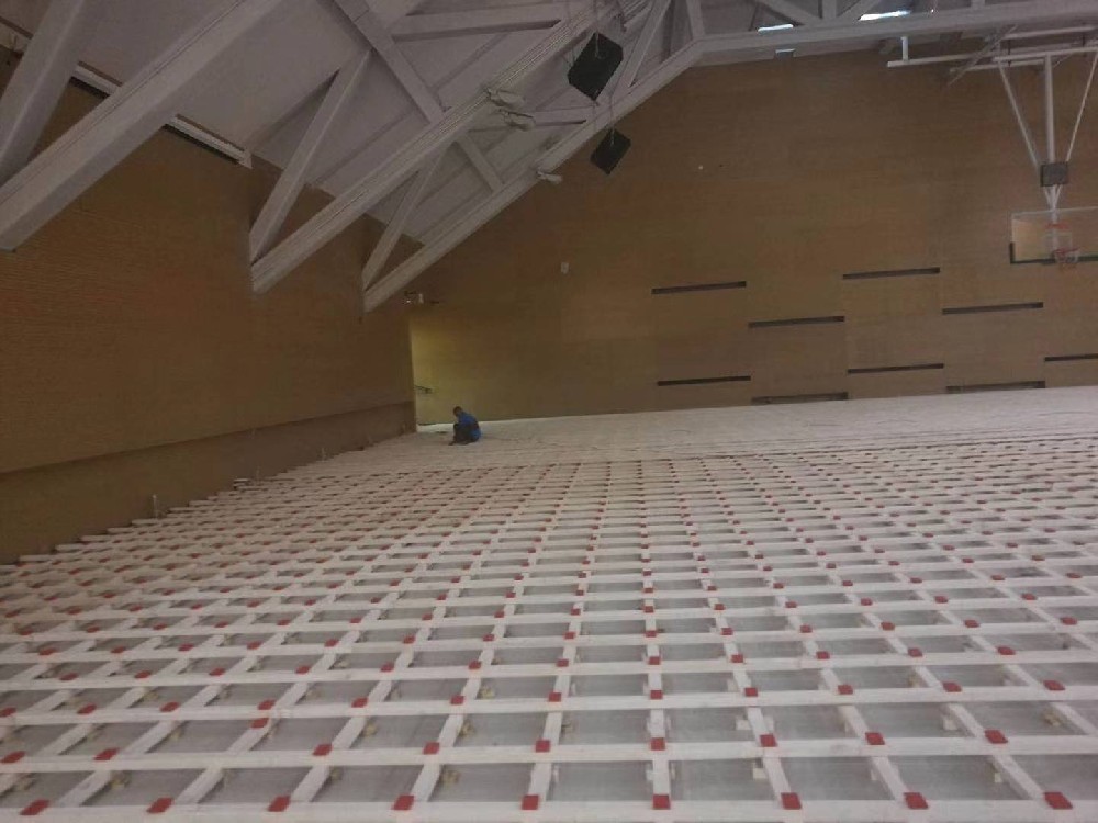 保养篮球场体育运动地板地板时一定要注意细节