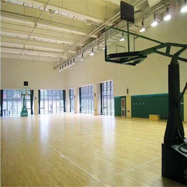 如何鉴别篮球馆体育运动木地板的好坏呢?