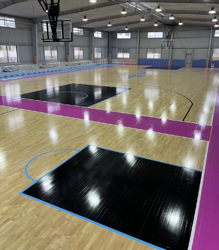 羽毛球木地板和塑胶地板哪款适合